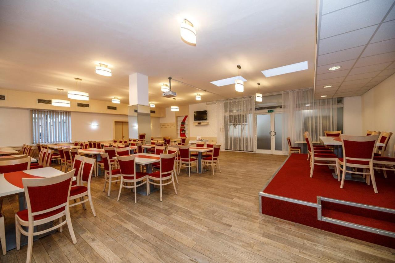 Hotel Opera Jaromerice nad Rokytnou Экстерьер фото