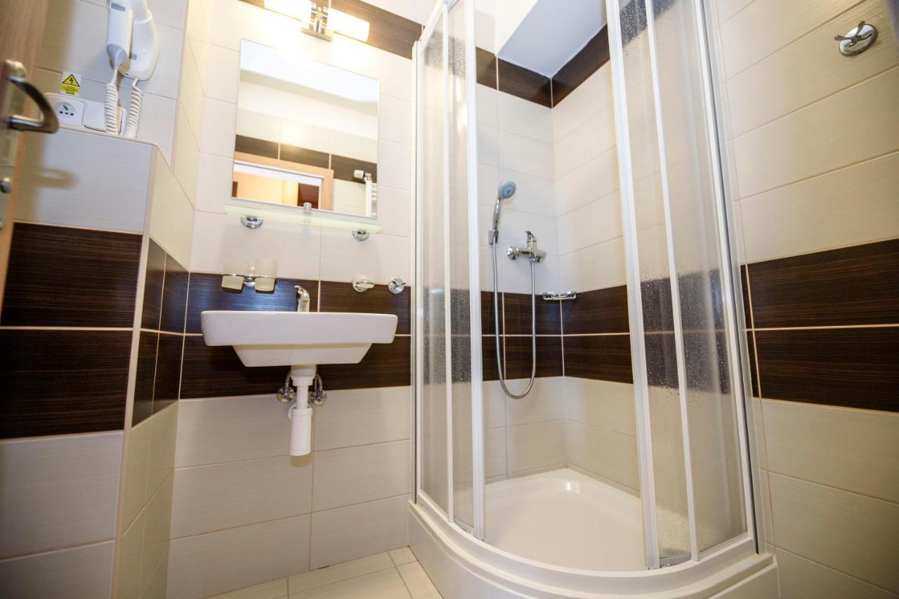 Hotel Opera Jaromerice nad Rokytnou Экстерьер фото