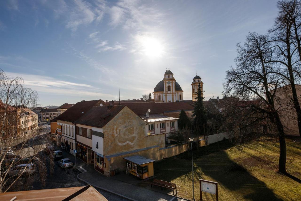 Hotel Opera Jaromerice nad Rokytnou Экстерьер фото