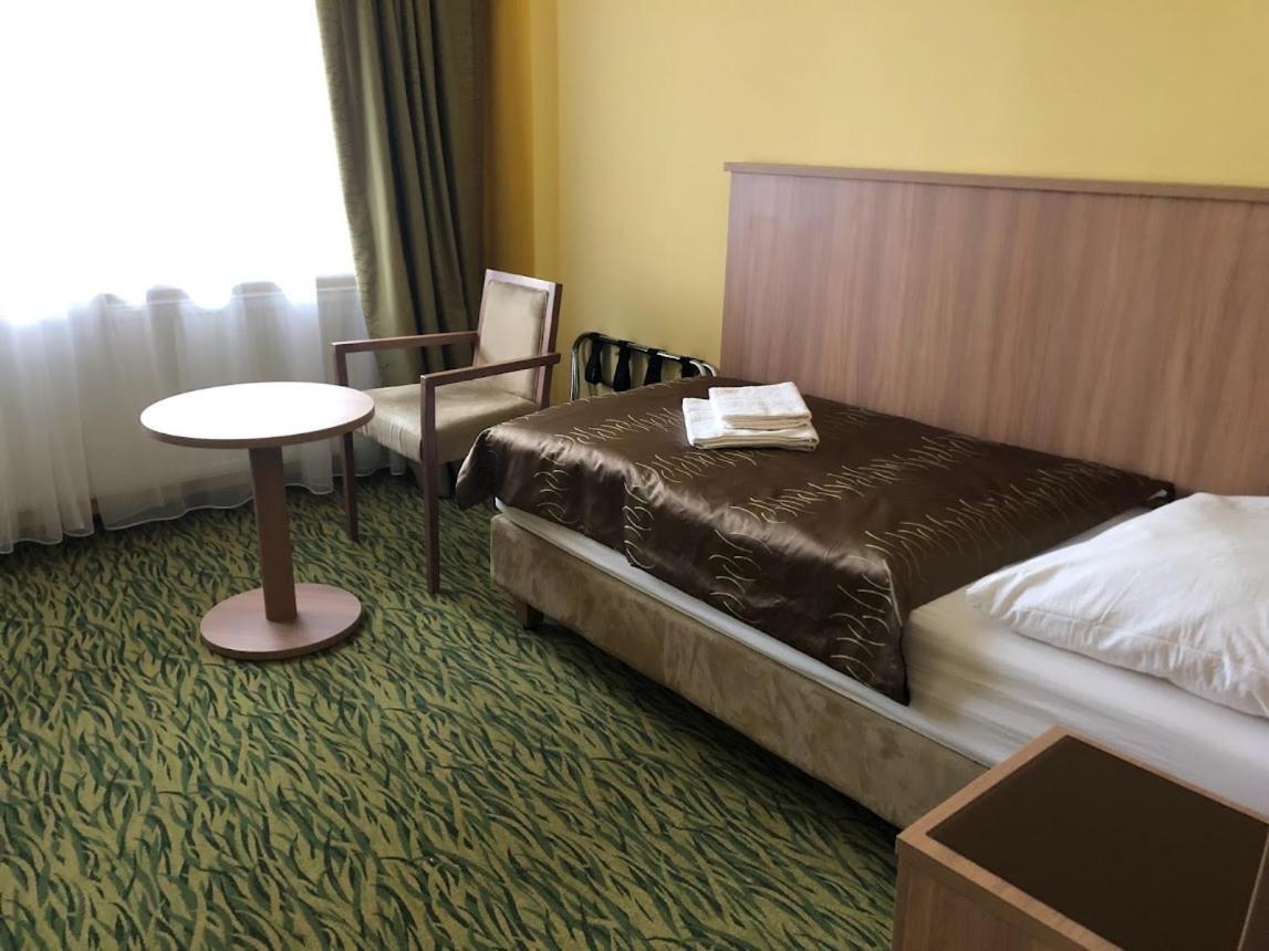 Hotel Opera Jaromerice nad Rokytnou Экстерьер фото