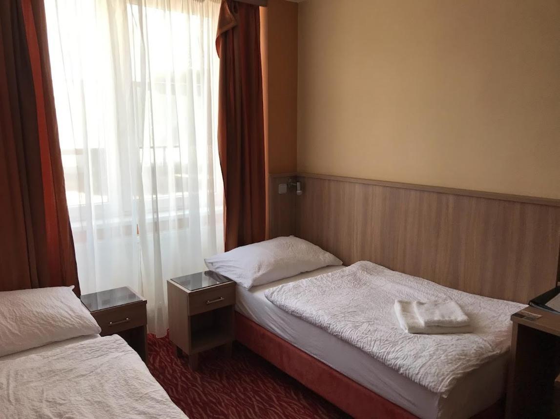Hotel Opera Jaromerice nad Rokytnou Экстерьер фото