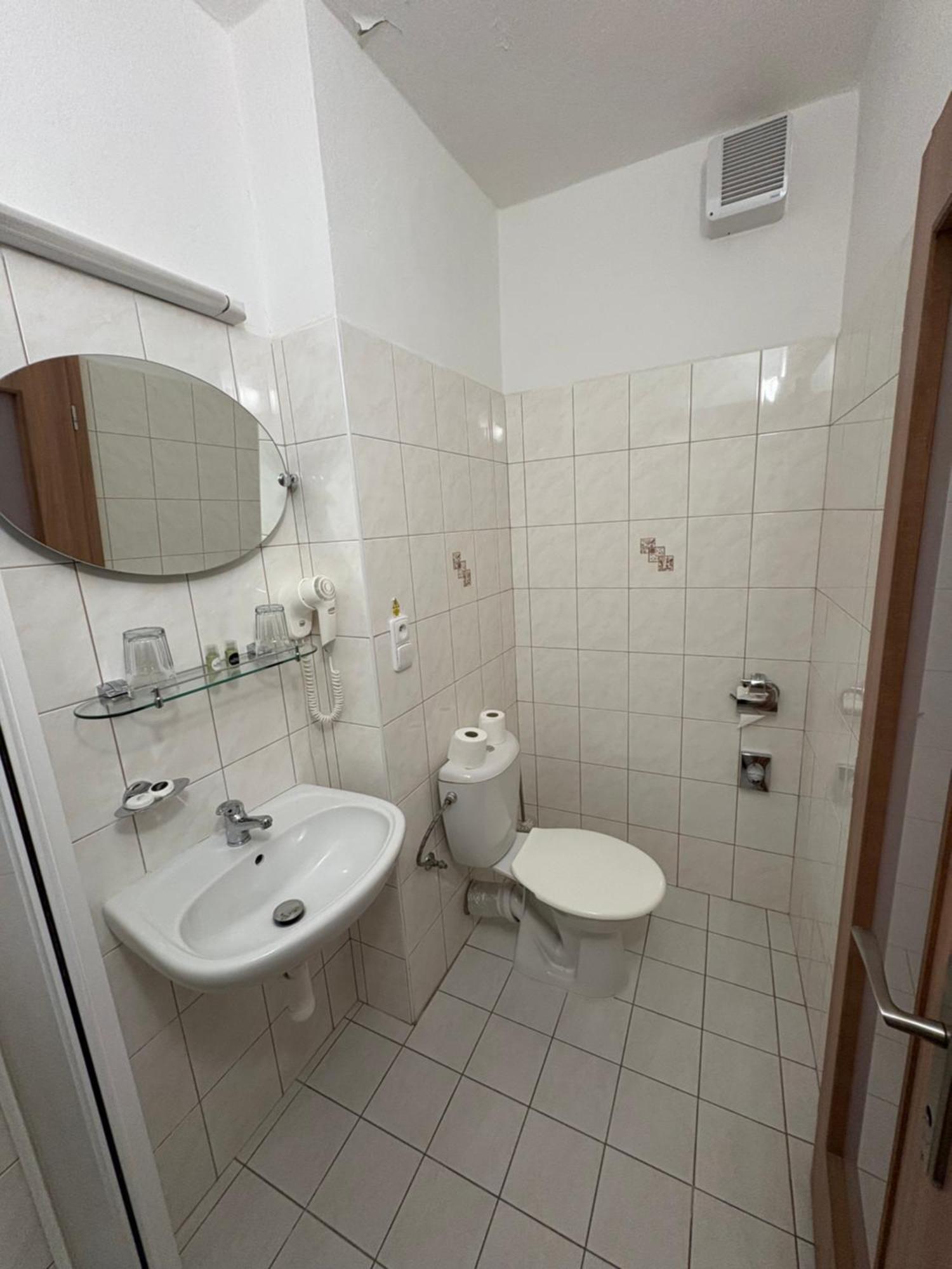 Hotel Opera Jaromerice nad Rokytnou Экстерьер фото