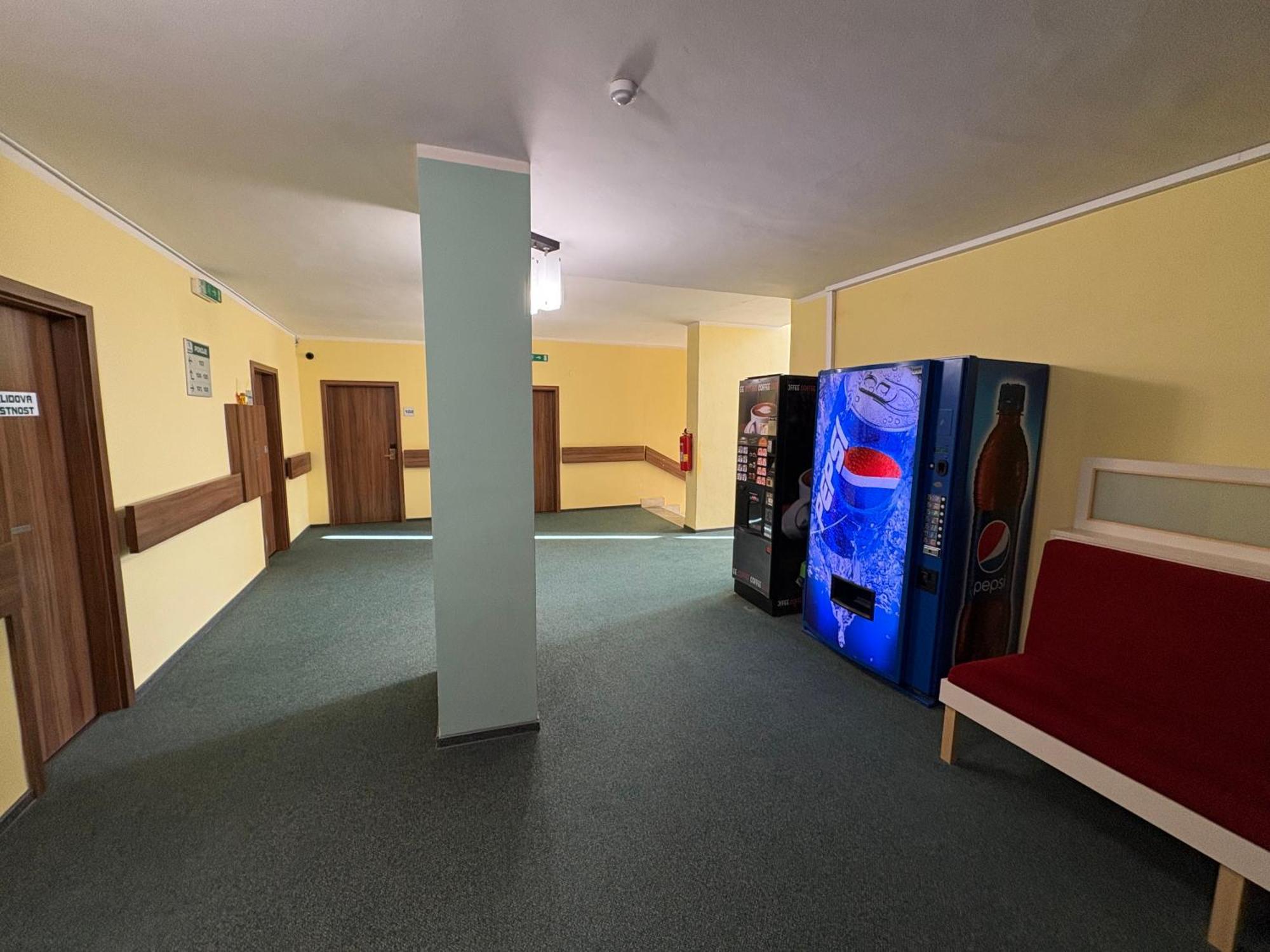 Hotel Opera Jaromerice nad Rokytnou Экстерьер фото